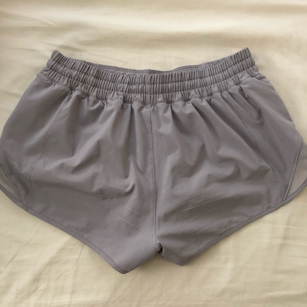 Lululemon hotty hot shorts 2.5” dark chrome size 8 - Picture 7 of 8